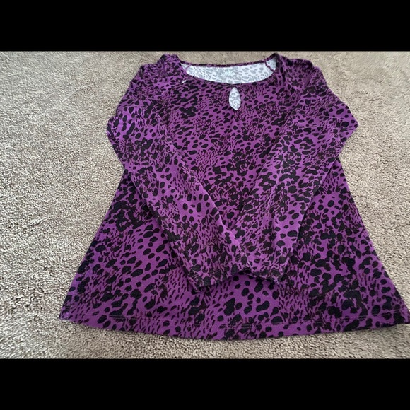 clothes - Picture 2 of 8